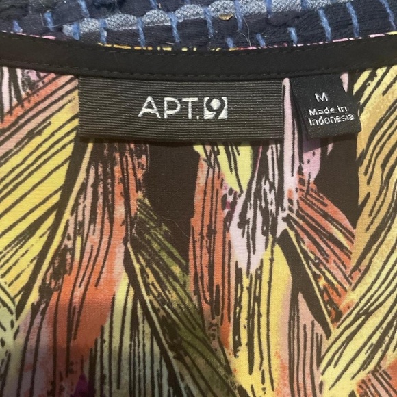 APT.9 Feathered Design Tank Top Blouse Medium - Picture 3 of 6